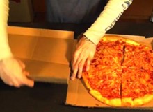 He-Gives-Pizza-Delivery-A-New-Touch