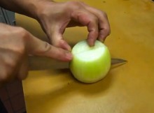 How-On-This-World-Could-He-Handle-A-Sharp-Knife-When-Cutting-An-Onion-Like-That