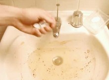 This-When-He-Put-Drops-Of-Alka-Seltzer-Into-The-Sink!-Amazing-Discovery