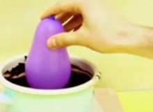 Me-He-Will-End-Up-With-This-When-He-Dipped-The-Balloon-Into-The-Pot