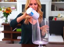 She-Gets-An-Awesome-Outcome-By-Pouring-Salt-Into-The-Glass-Jar