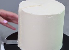 It’s Jaw-Dropping When You Watch Her Cut The Cake