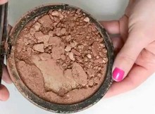 This Is What You Should Do To Restore Your Broken Makeup