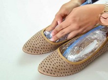 See Her Fill Her Shoes With Bags Of Water