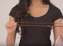 HoldingElasticforScarfSkirt
