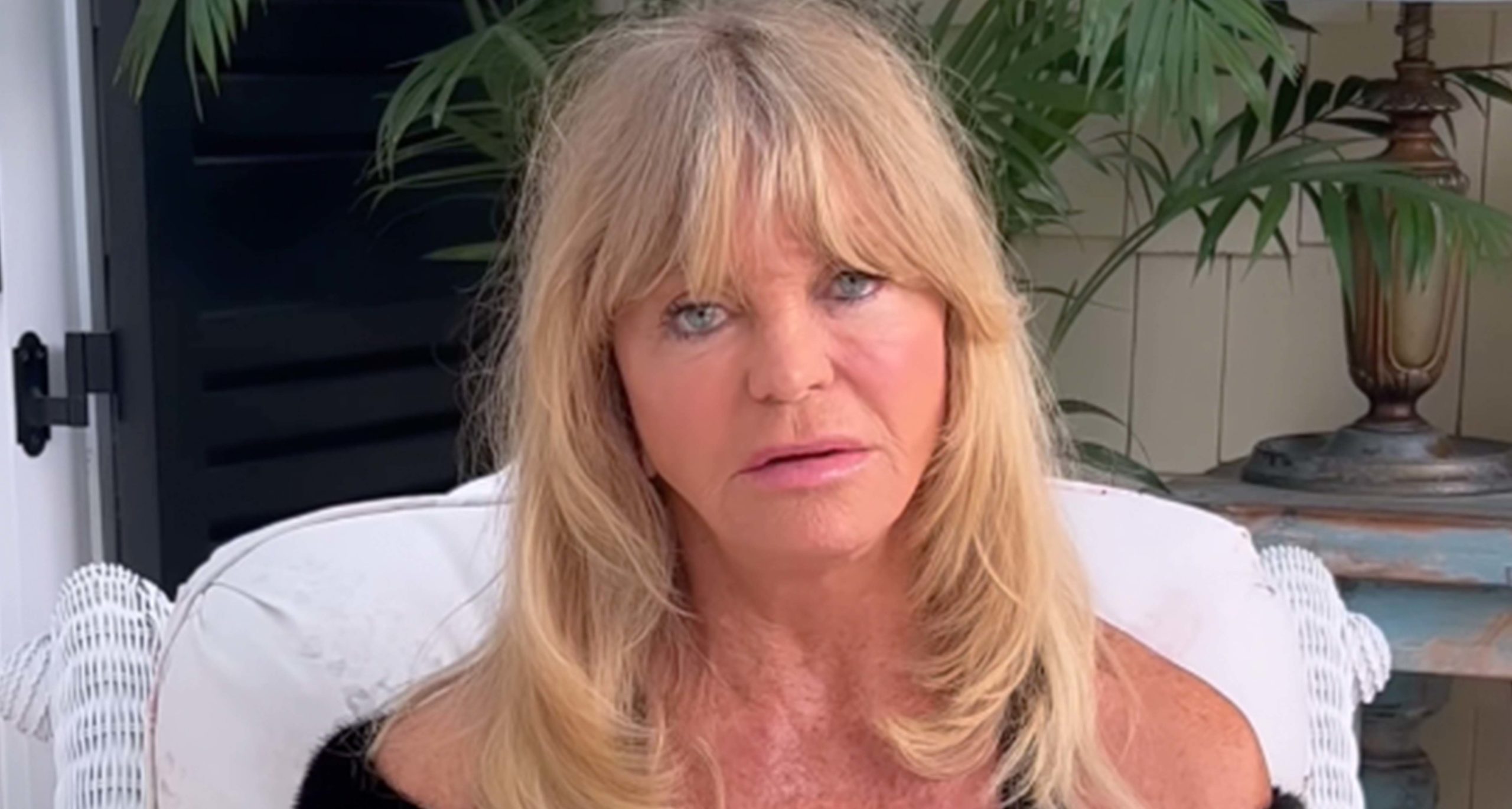 1683157345-1322-goldiehawn2-scaled